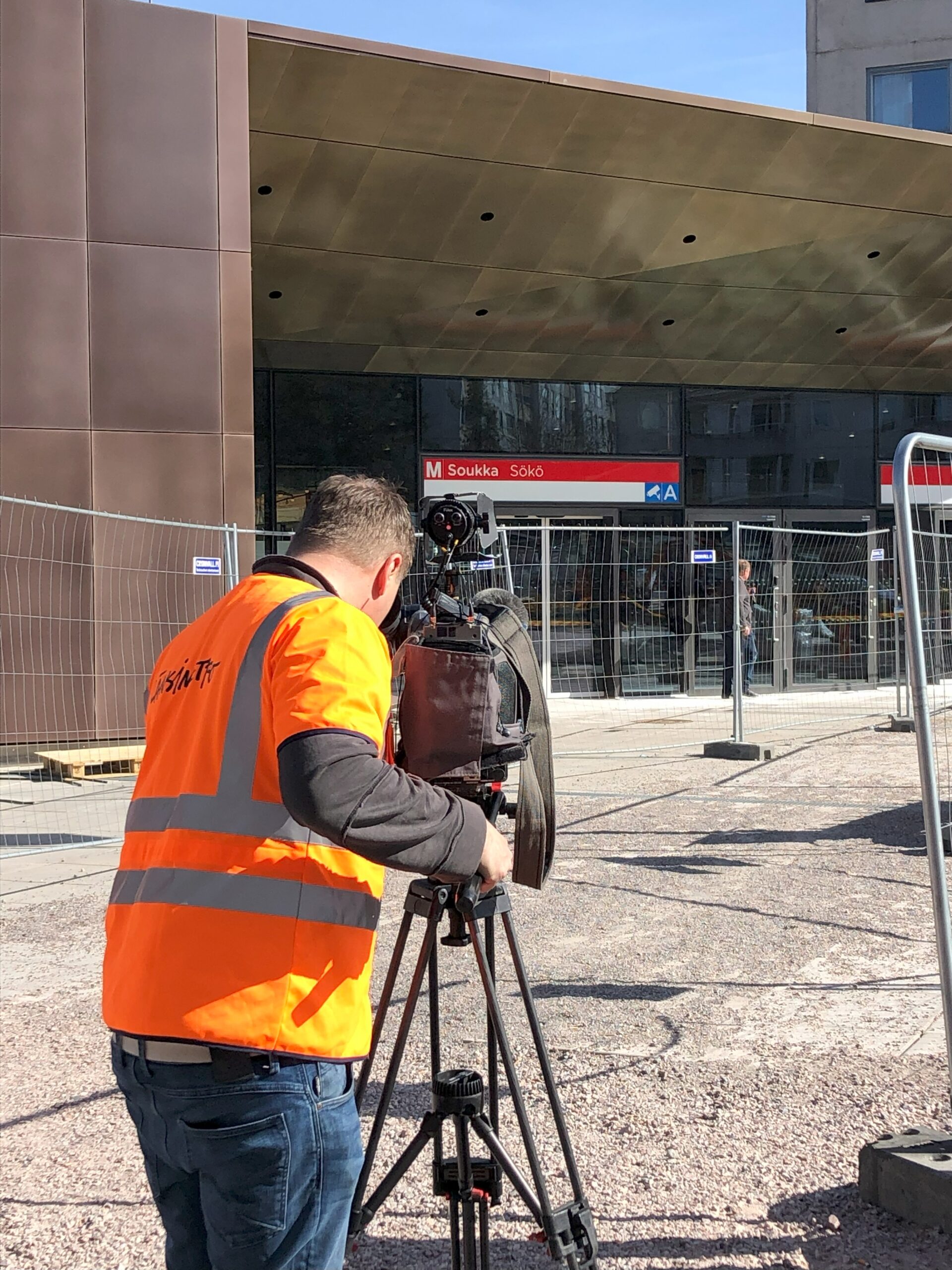Median kautta tavoittaa tuhansia vastaanottajia. Mediakontaktien hoitaminen vaatii kuitenkin erityisosaamista.